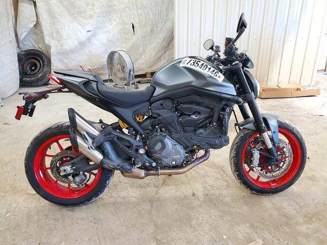 2025 DUCATI MONSTER   