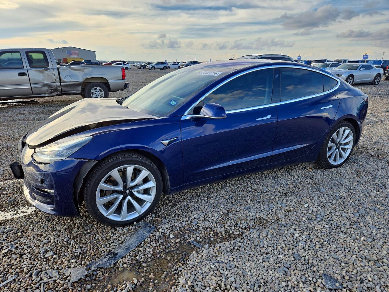 منظر 2018 TESLA MODEL 3، زاوية 1
