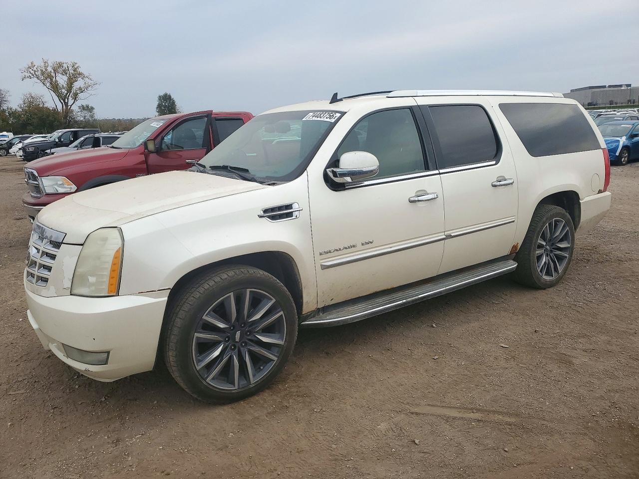 2010 CADILLAC ESCALADE ESV LUXURY view, angle 1
