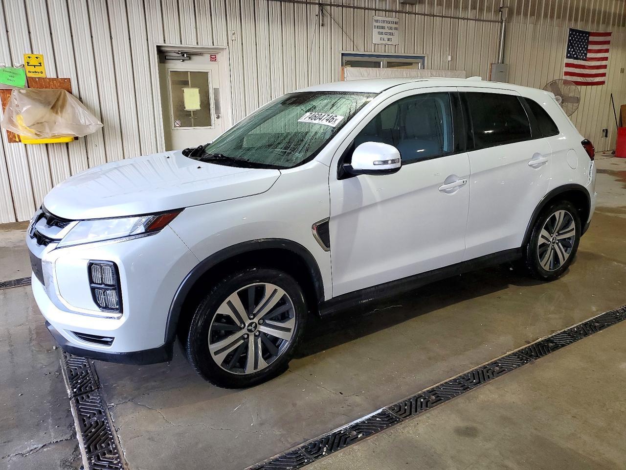 Vue de 2022 MITSUBISHI OUTLANDER SPORT ES, angle 1