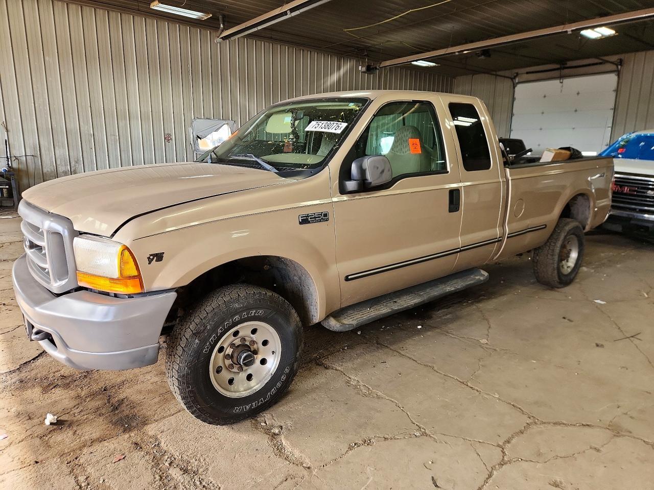 منظر 1999 FORD F250 SUPER DUTY، زاوية 1