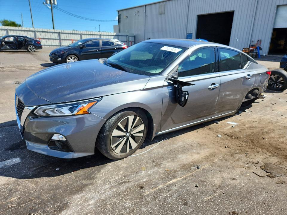 2019 NISSAN ALTIMA SV  