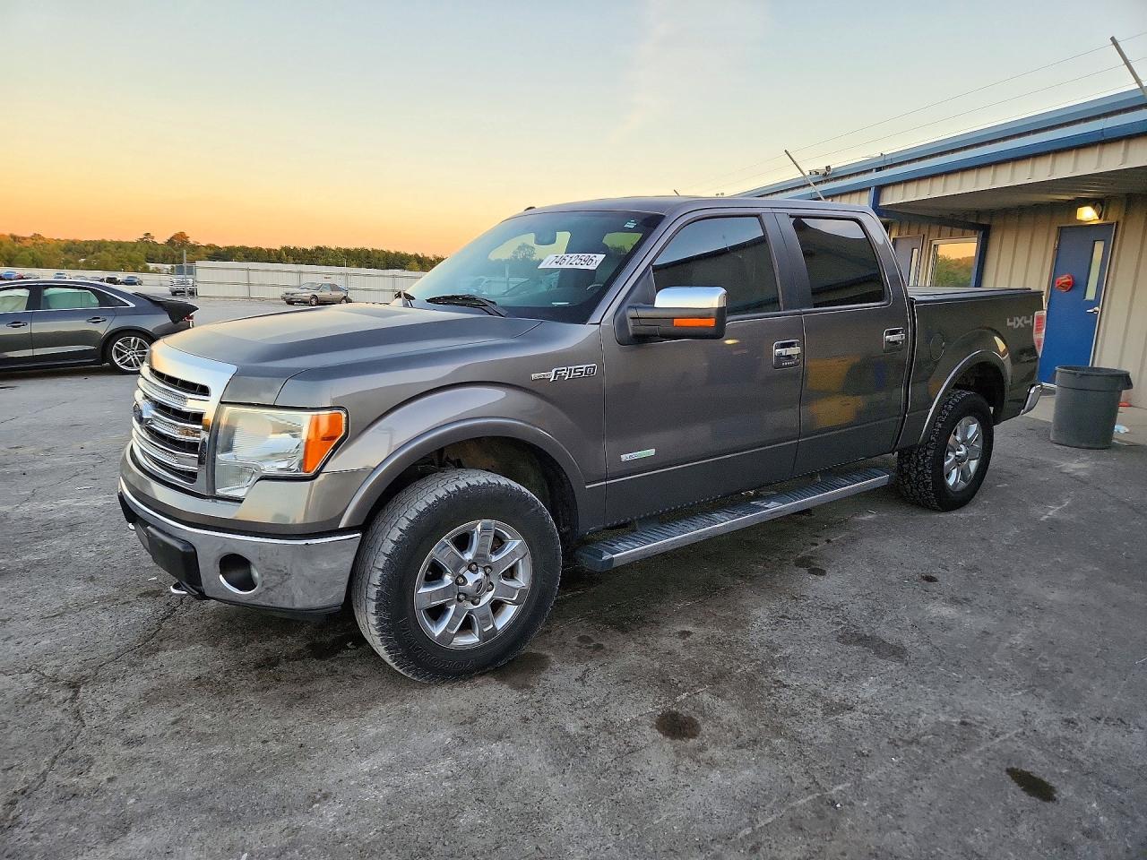 Вид 2014 FORD F150 SUPERCREW, угол 1