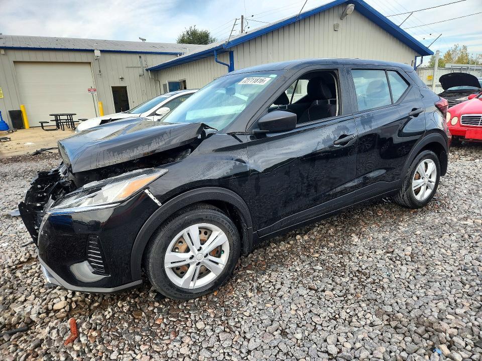 2022 NISSAN KICKS S  