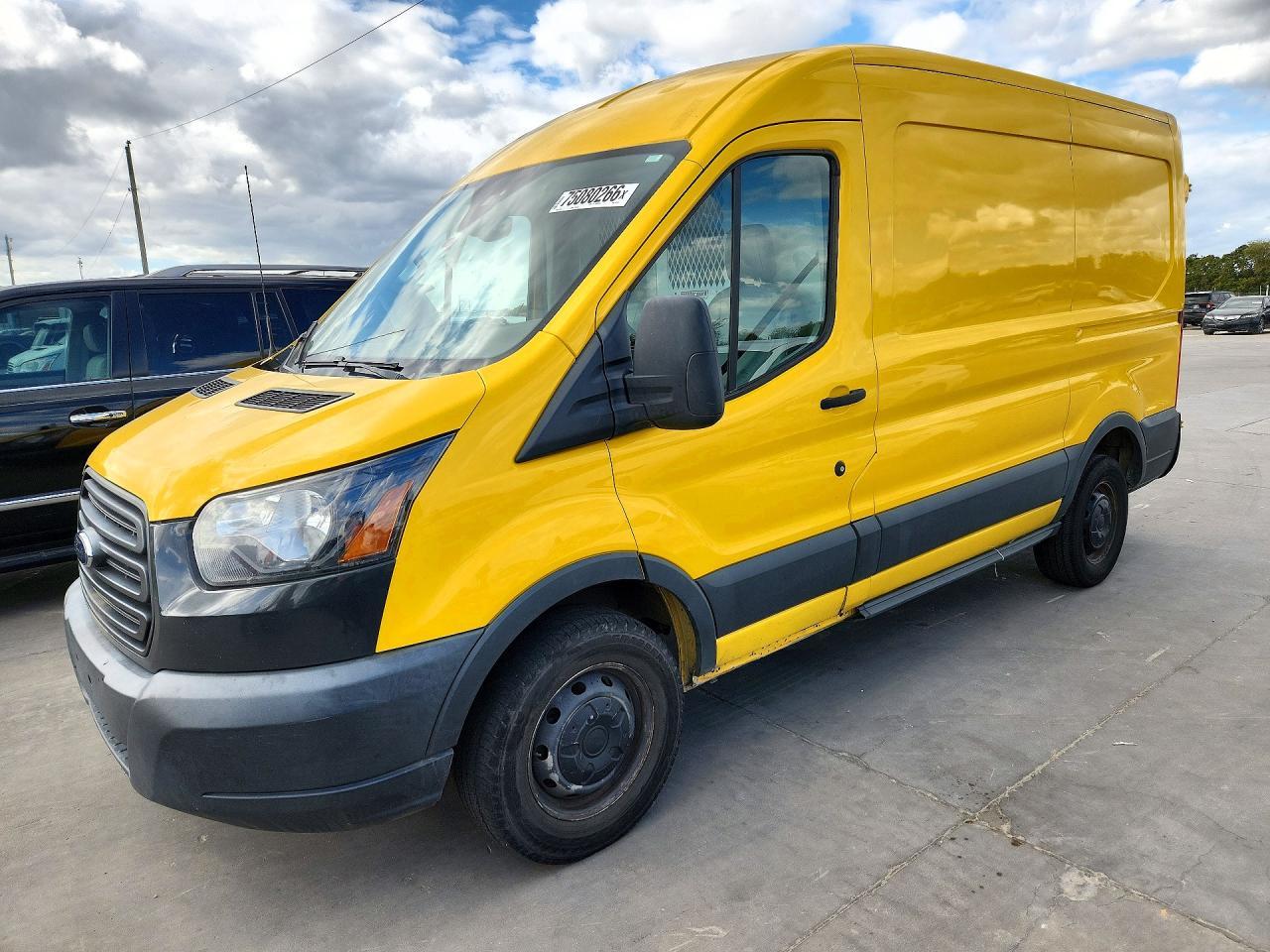 Vedere 2017 FORD TRANSIT 250 DELIVERY VAN, unghi 1