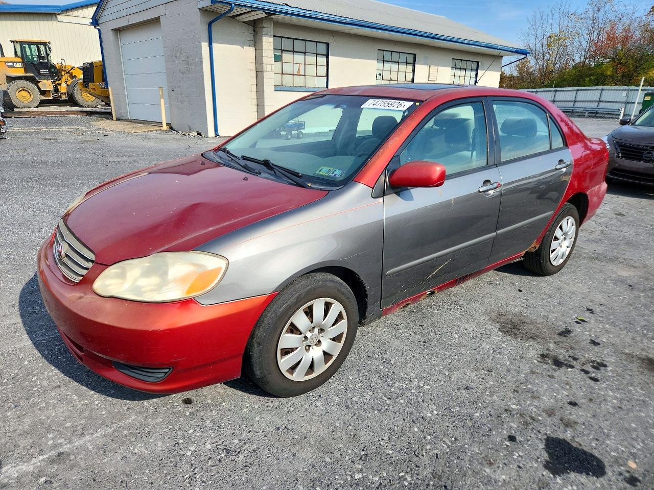 Vue de 2004 TOYOTA COROLLA LE, angle 1