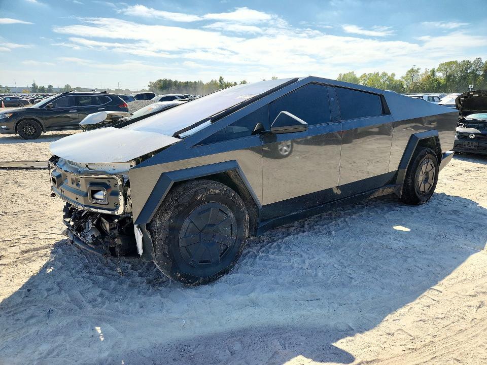 2025 TESLA CYBERTRUCK   