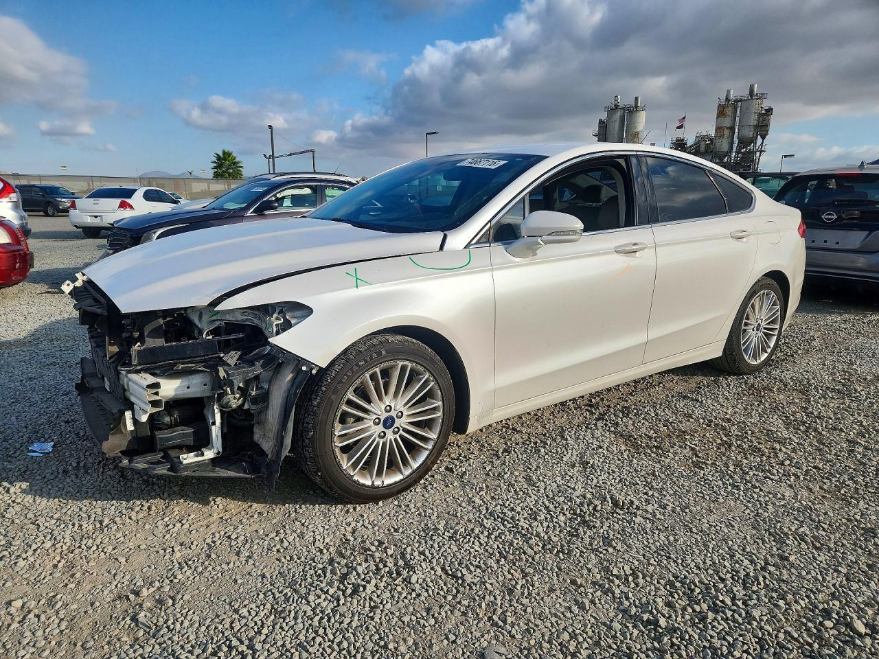 منظر 2016 FORD FUSION SE، زاوية 1