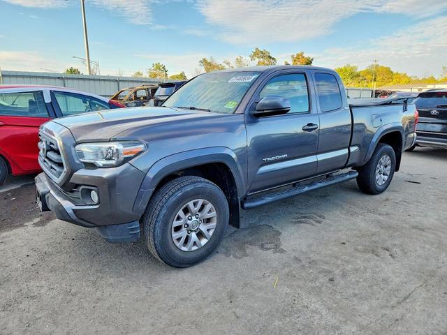 2017 TOYOTA TACOMA SR5  