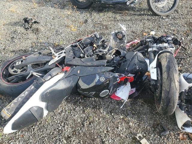 2009 YAMAHA YZFR1   