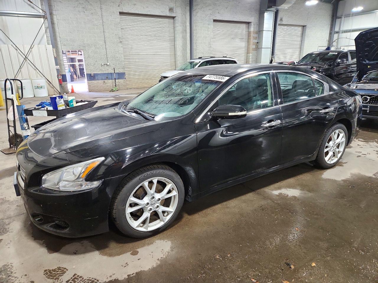 Вид 2014 NISSAN MAXIMA 3.5 SV, угол 1