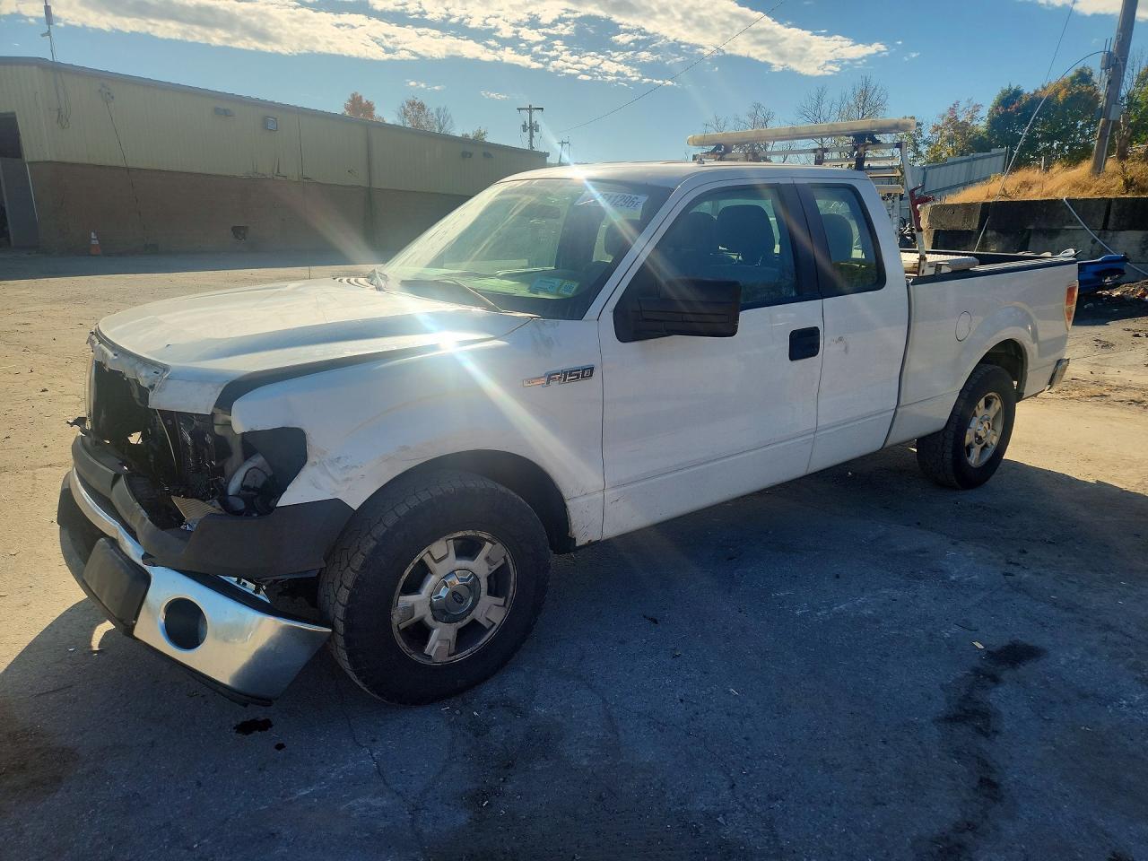 Вид 2014 FORD F150 SUPER CAB, угол 1