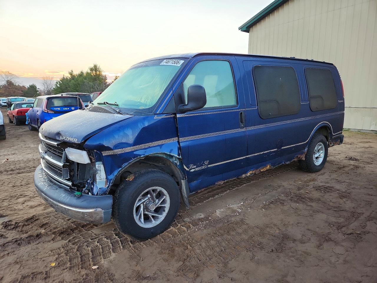 Vista de 2000 CHEVROLET EXPRESS G1500, ángulo 1