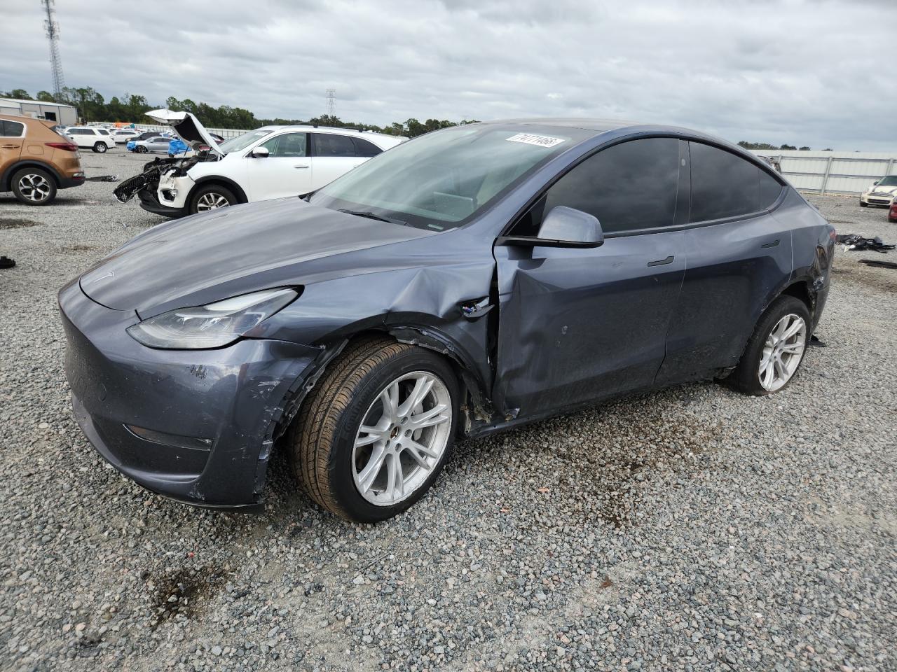 Vista de 2023 TESLA MODEL Y, ángulo 1