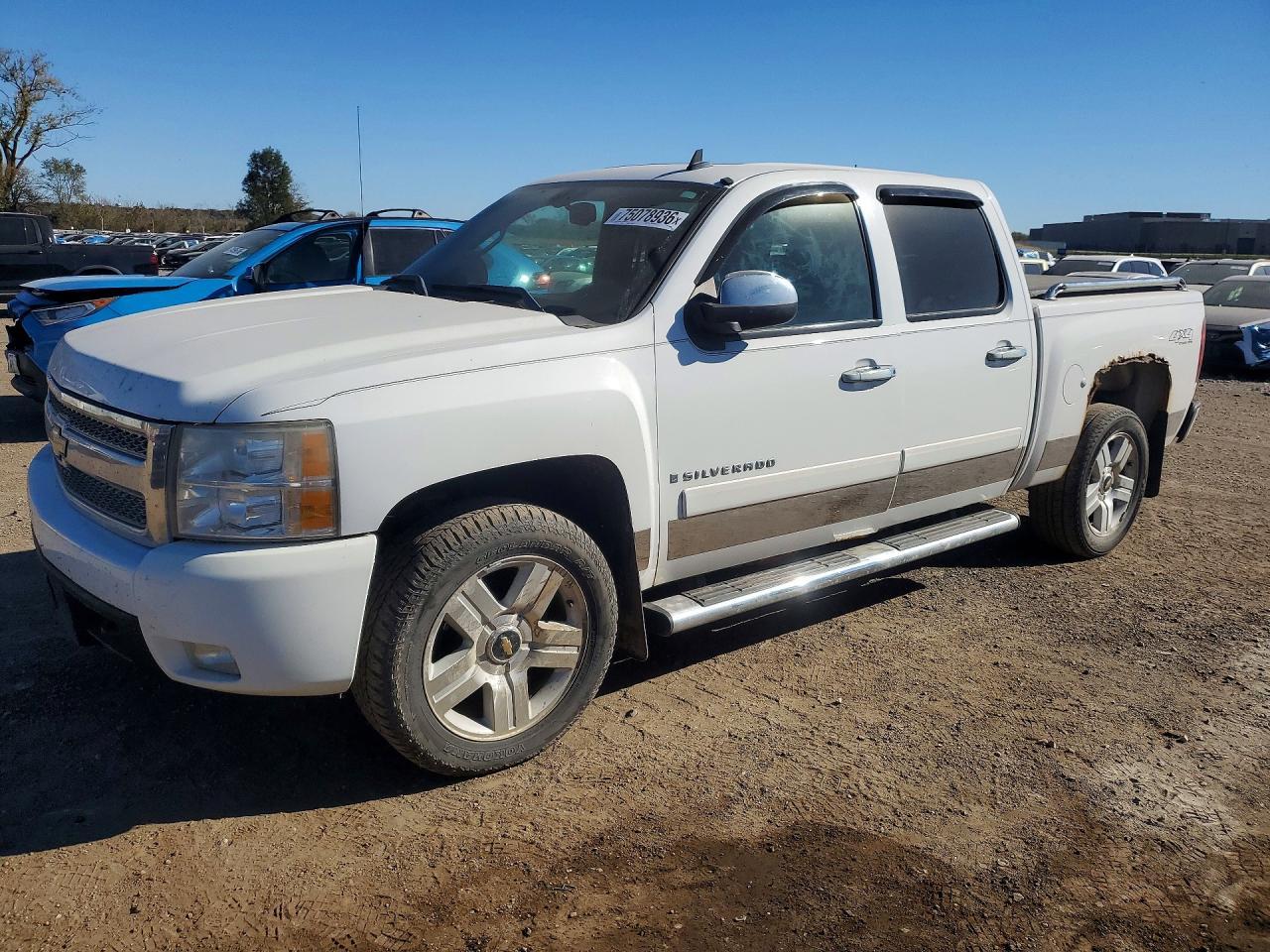 منظر 2008 CHEVROLET SILVERADO K1500، زاوية 1