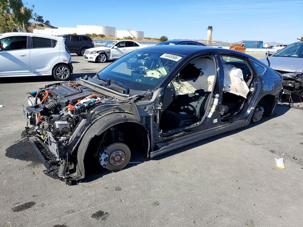 Vue de 2024 HOND ACCORD HYB, angle 1