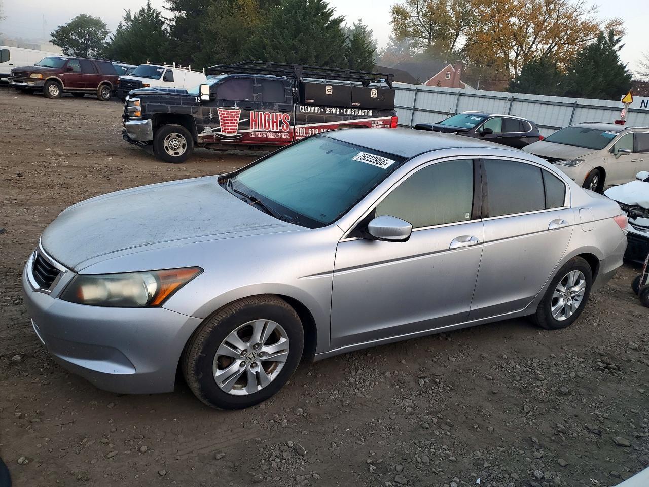 Vue de 2010 HONDA ACCORD LXP, angle 1