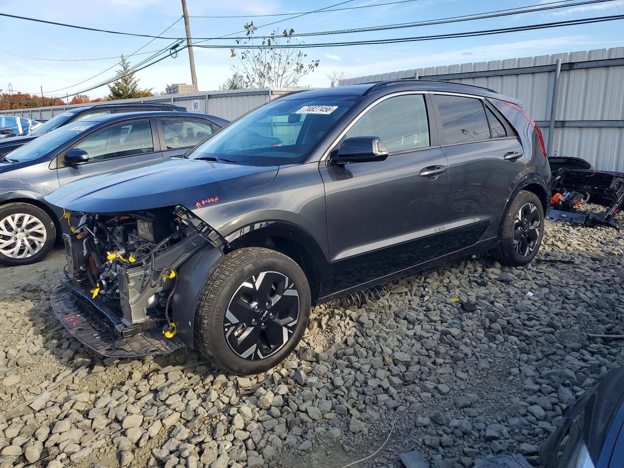 Vista de 2025 KIA NIRO WIND, ángulo 1