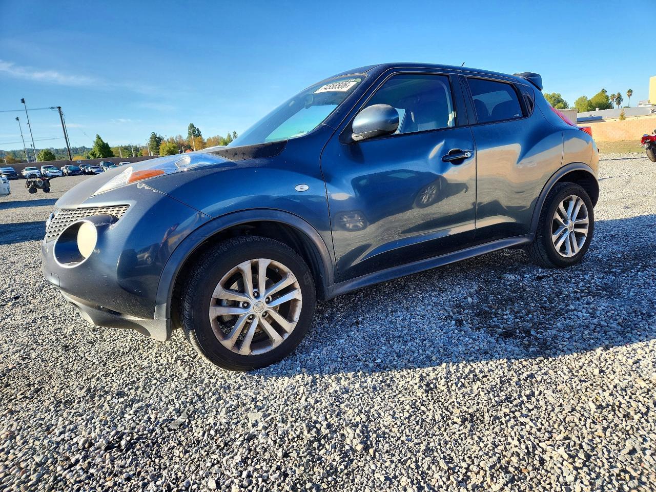 2011 NISSAN JUKE S view, angle 1