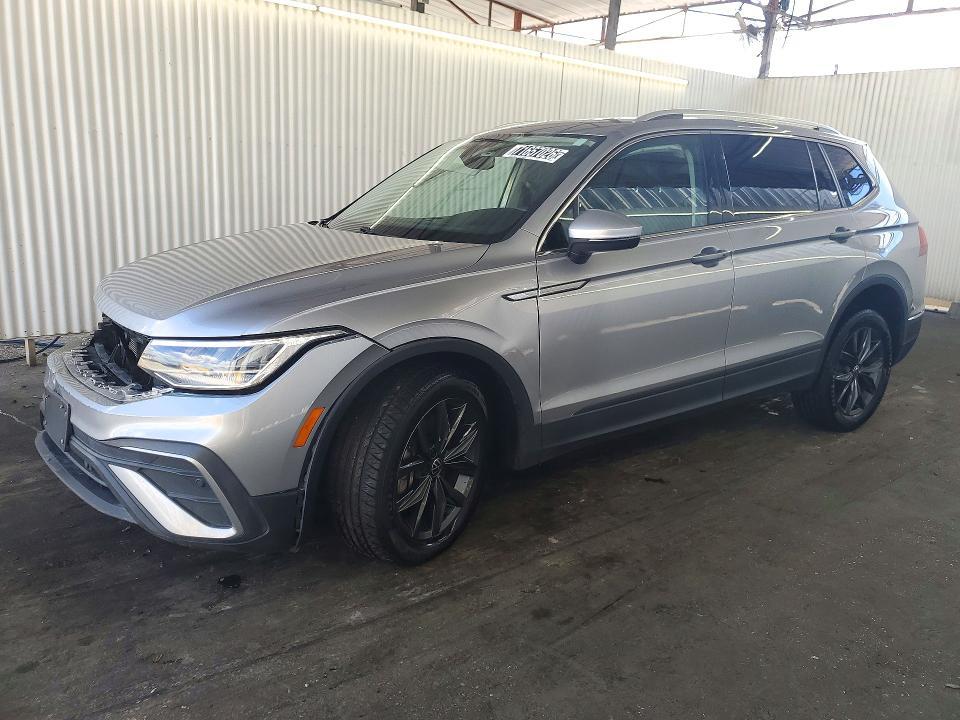 2023 VOLKSWAGEN TIGUAN SE  