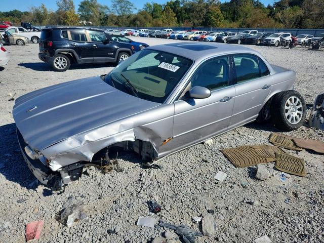 2004 JAGUAR XJ8   