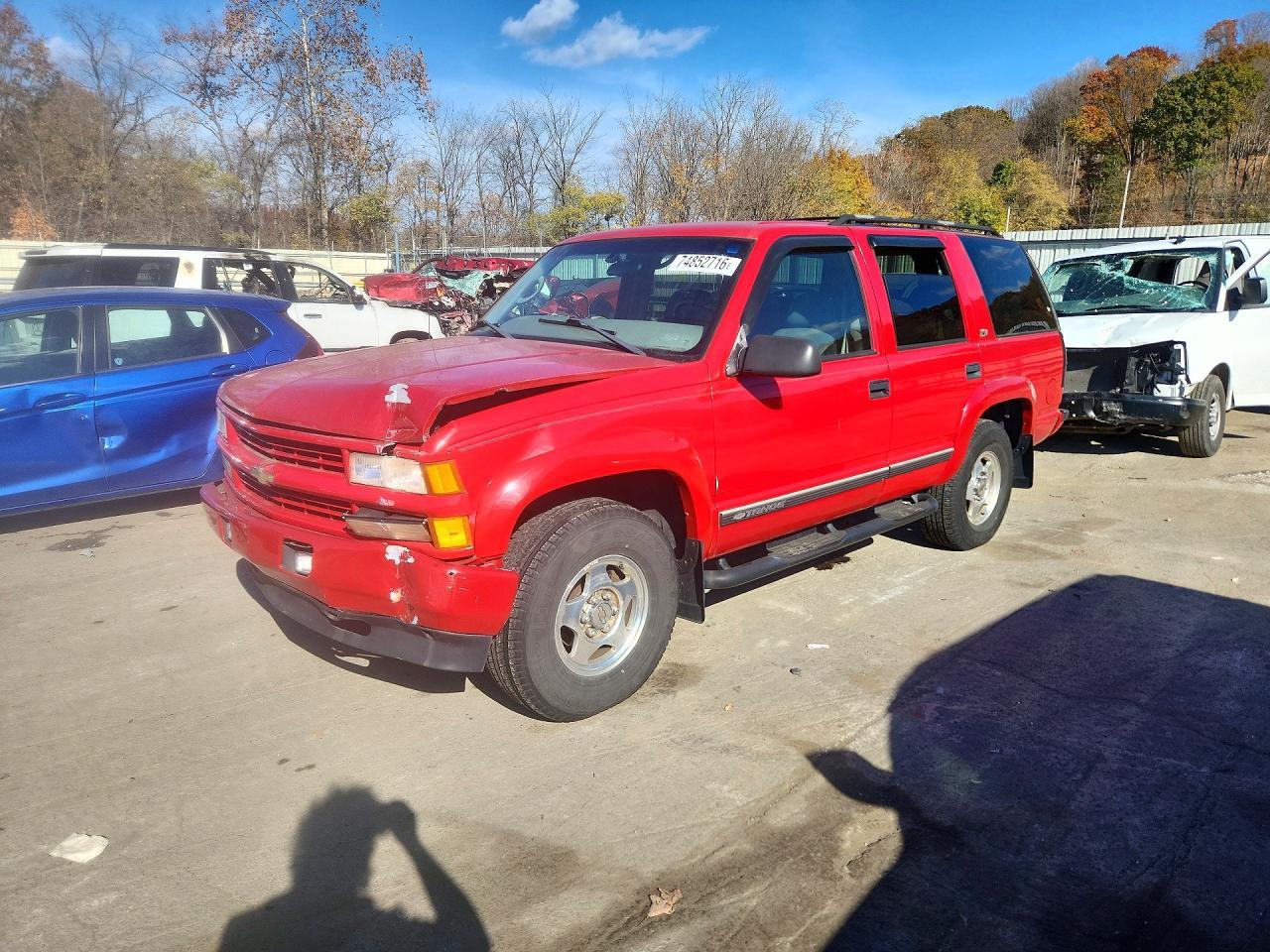 Вид 2000 CHEVROLET TAHOE K1500, угол 1