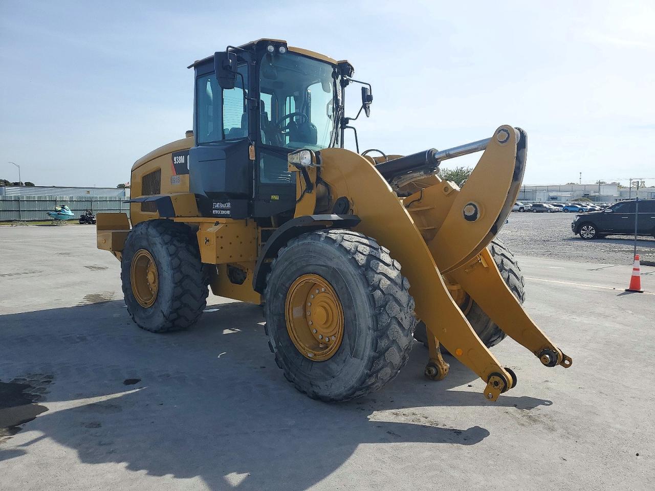 Vista de 2019 CATERPILLAR FRONTLOADR, ángulo 1