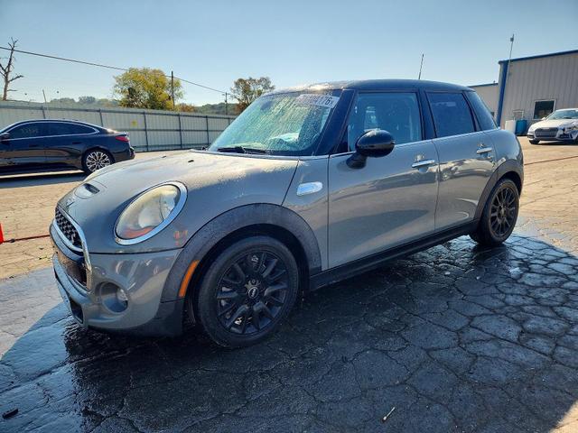 2017 MINI COOPER S  