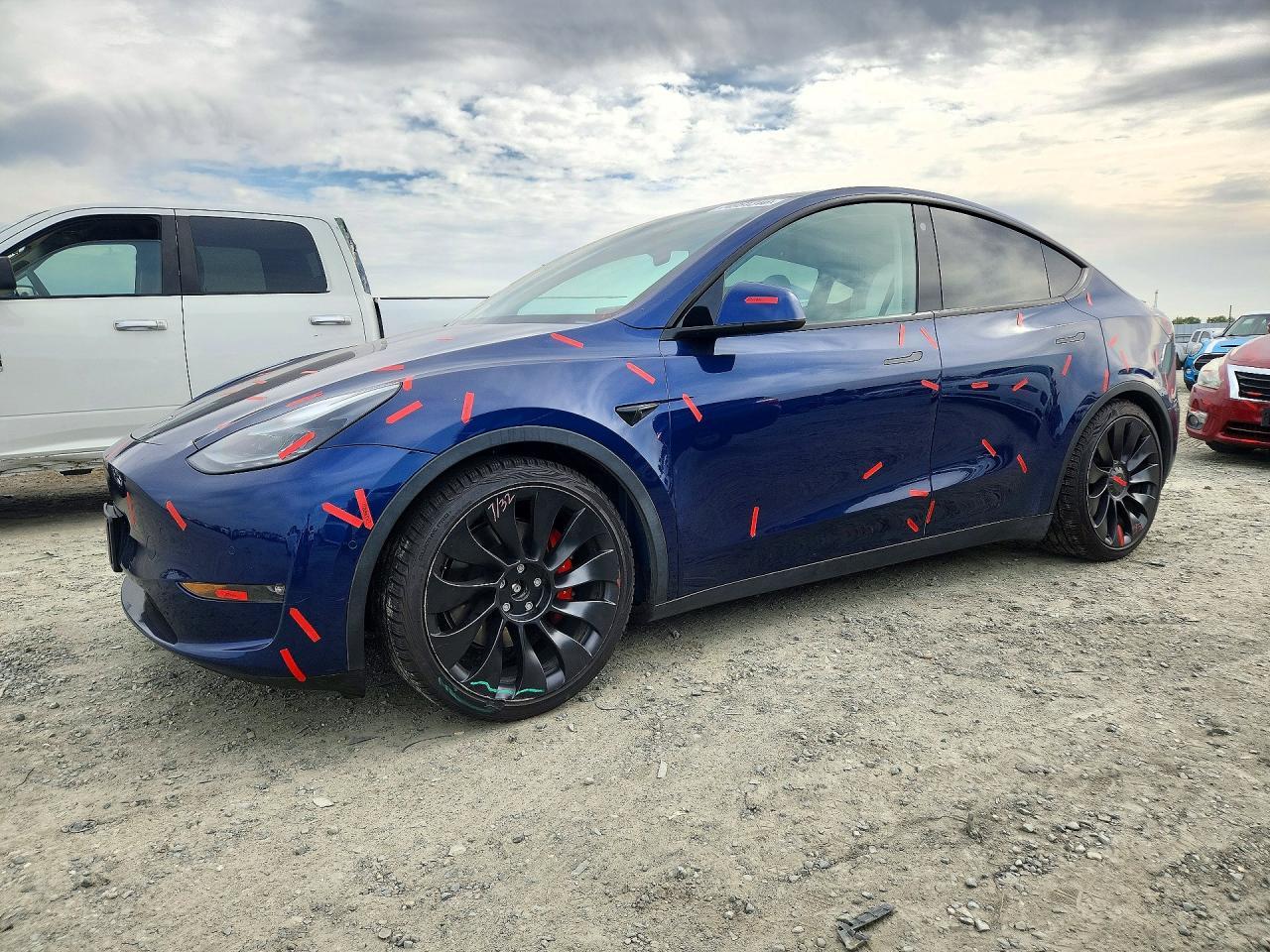 Вид 2022 TESLA MODEL Y, угол 1