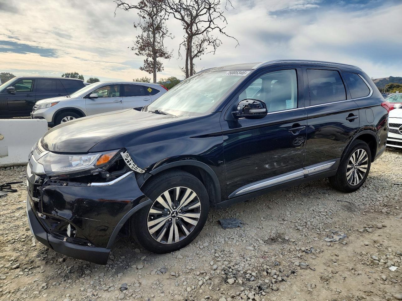 2019 MITSUBISHI OUTLANDER SE view, angle 1