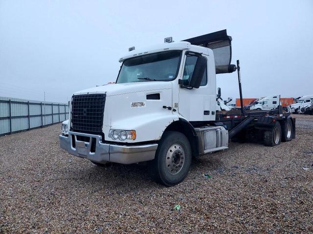2016 VOLVO VHD ROLL-OFF CONTAINER TRUCK