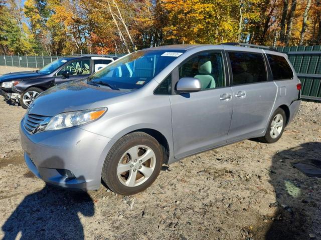 2016 TOYOTA SIENNA LE
