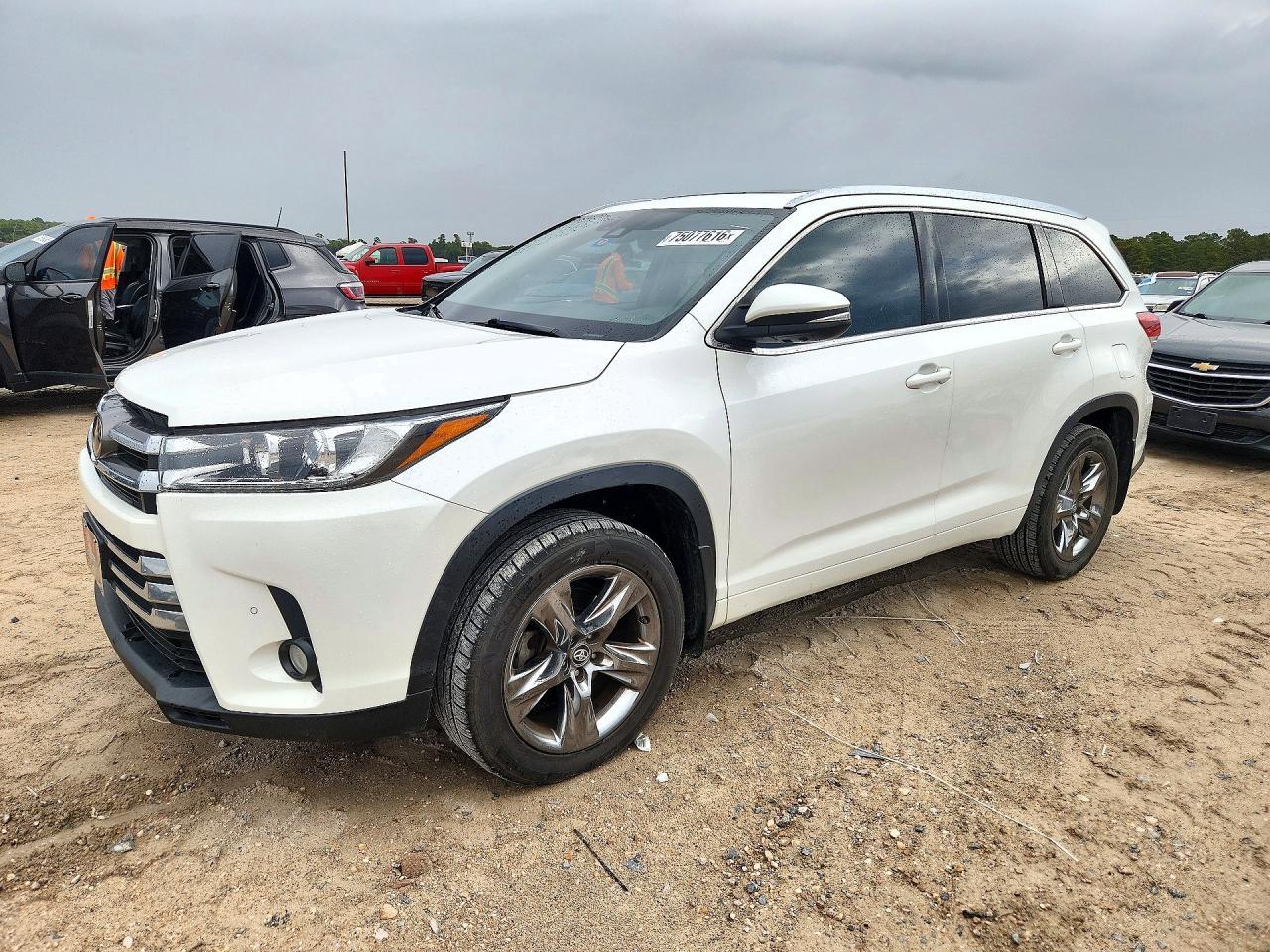Вид 2017 TOYT HIGHLANDER LIMITED PLATINUM, угол 1