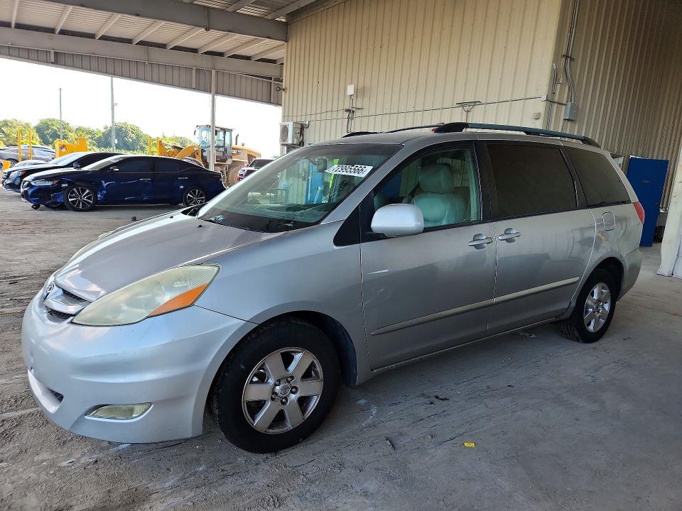 2007 TOYOTA SIENNA XLE 7-PASSENGER  