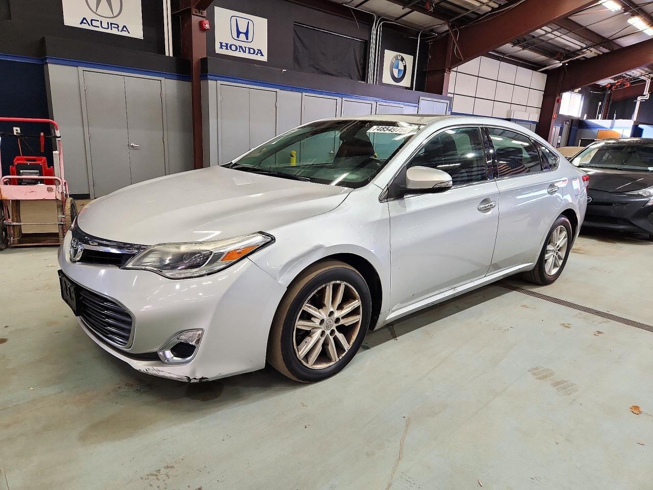 Вид 2014 TOYOTA AVALON XLE PREMIUM, угол 1