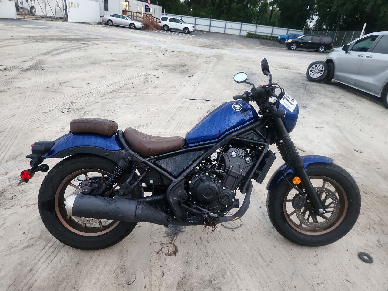 Vista de 2025 HONDA CMX500 A2, ángulo 1