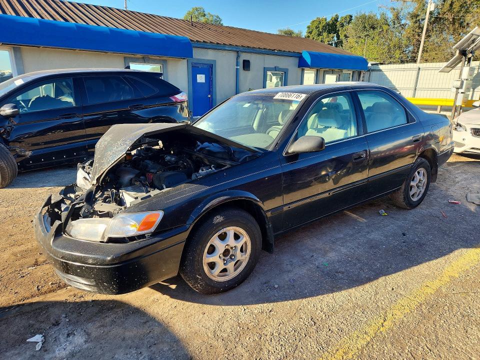 1998 TOYOTA CAMRY LE  