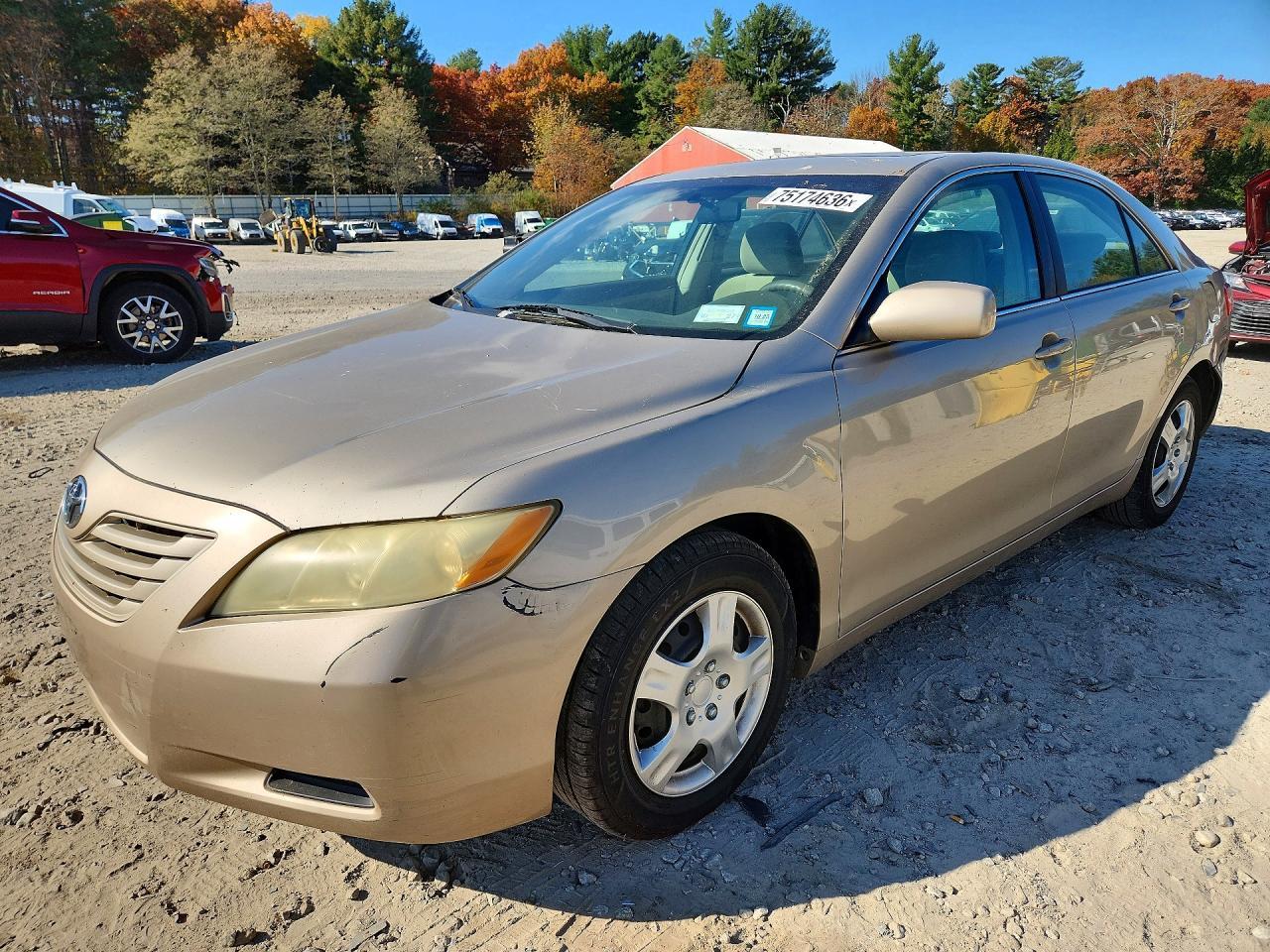 Vista de 2008 TOYOTA CAMRY LE, ángulo 1