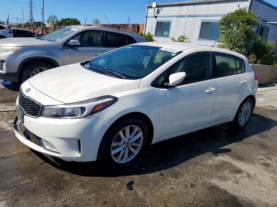 2017 KIA FORTE5 LX  