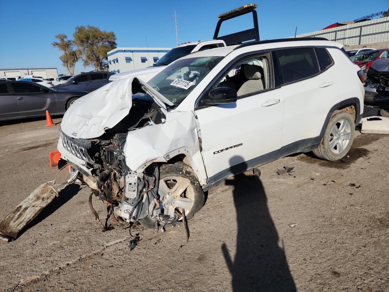 Vue de 2022 JEEP COMPASS LATITUDE, angle 1