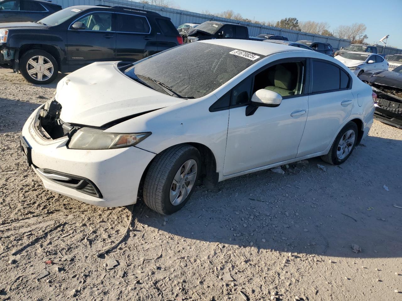 Vue de 2014 HONDA CIVIC LX, angle 1