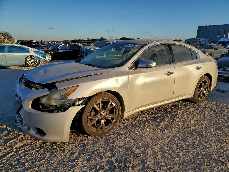 2013 NISSAN MAXIMA S  