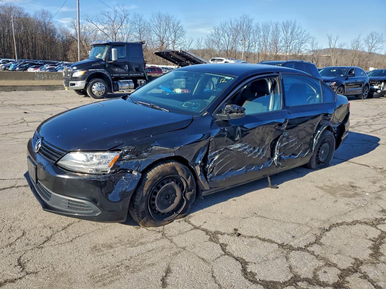 Вид 2013 VOLKSWAGEN JETTA BASE, угол 1
