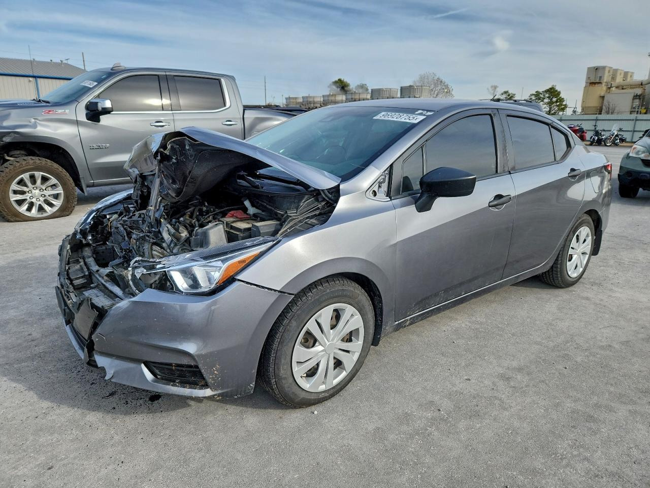 Вид 2020 NISSAN VERSA S, угол 1