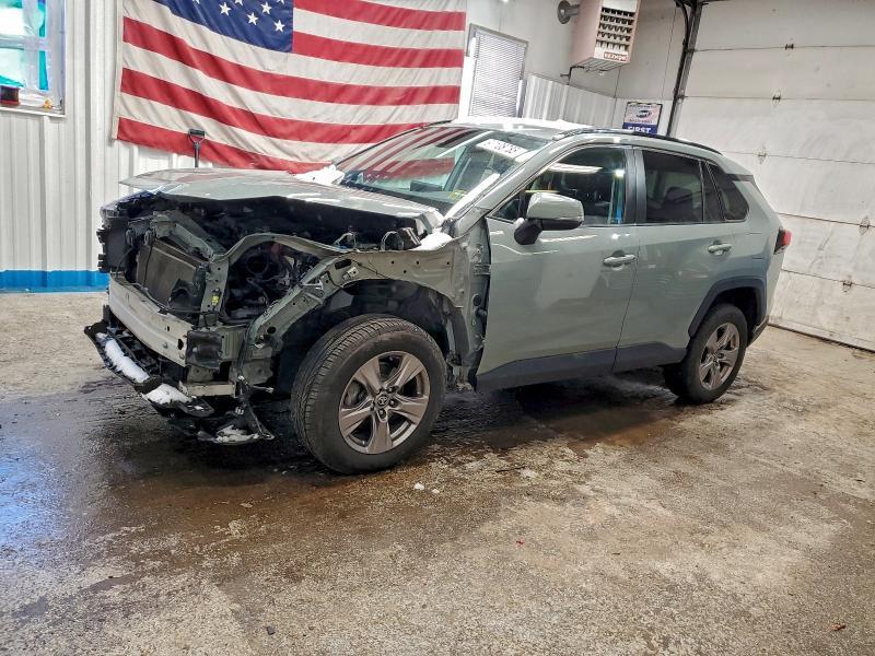 2022 TOYOTA RAV4 XLE  