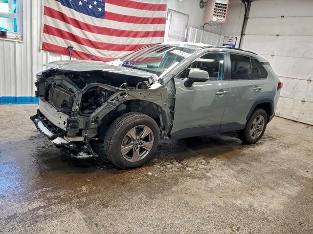 2022 TOYOTA RAV4 XLE  