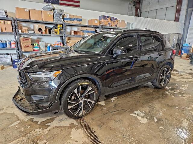 2021 VOLVO XC40 T5 R-DESIGN  