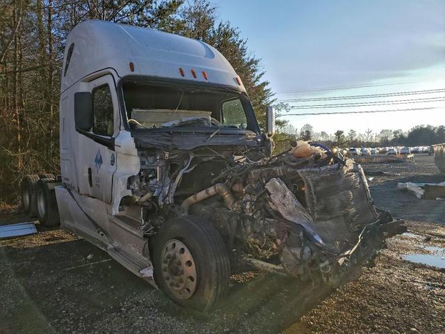 2018 FREIGHTLINER CASCADIA 126 SEMI TRUCK