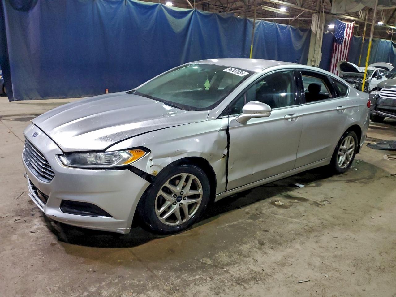 منظر 2015 FORD FUSION SE، زاوية 1