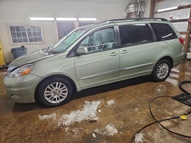 2009 TOYOTA SIENNA LIMITED  